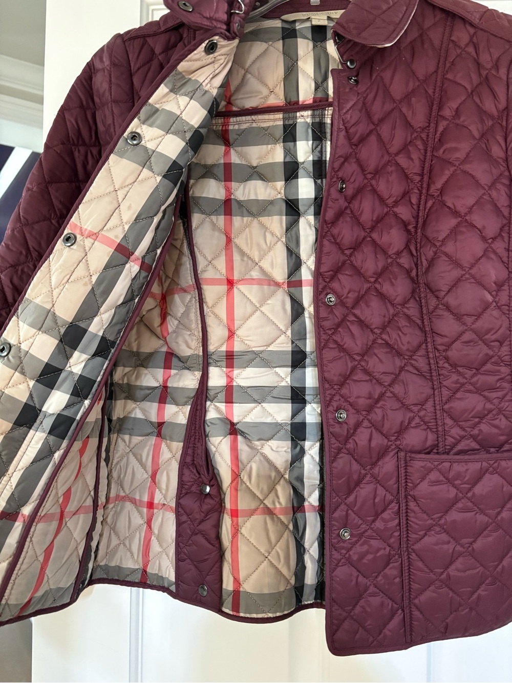 Burberry Quilted Burgundy Puffer Jacket - Picture 5 of 6